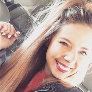 Meet your Posher, Ashley